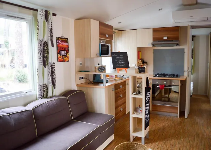 Camping Mobil-home Mick Et Stefie *